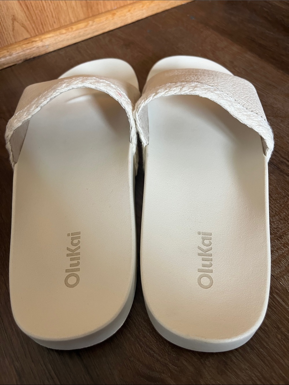 OluKai Cream Braided-Trim Slide Sandals
SZ 9. Like new. - Picture 3 of 3